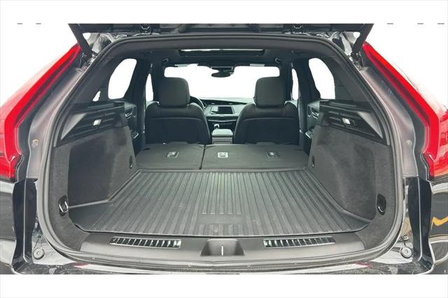 2023 Cadillac XT4 AWD Premium Luxury