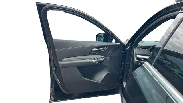 2023 Cadillac XT4 AWD Premium Luxury