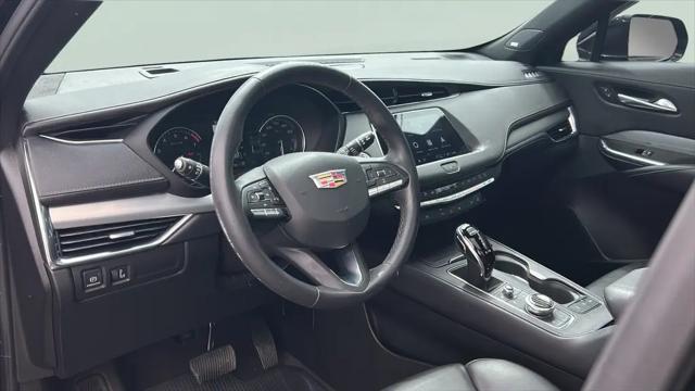 2023 Cadillac XT4 AWD Premium Luxury