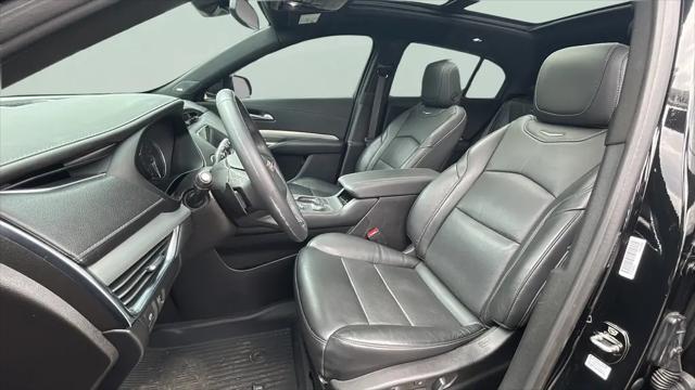 2023 Cadillac XT4 AWD Premium Luxury
