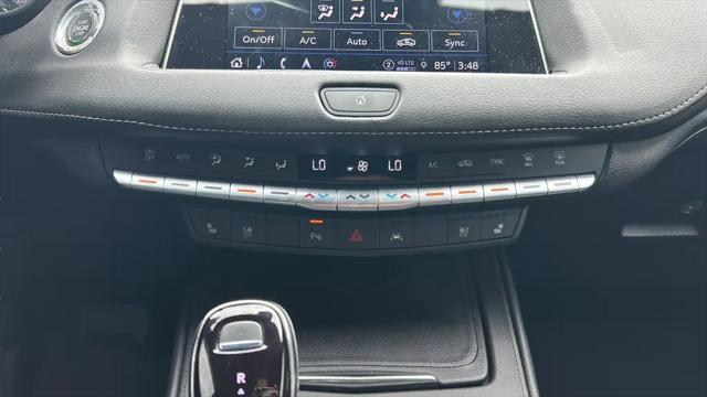 2023 Cadillac XT4 AWD Premium Luxury