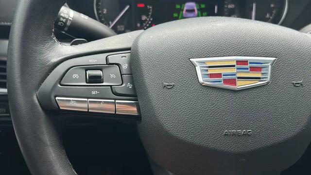 2023 Cadillac XT4 AWD Premium Luxury
