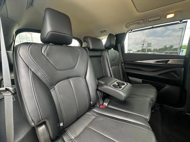 2023 INFINITI QX60 LUXE AWD