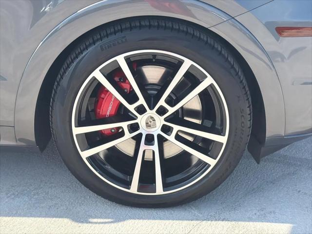 2024 Porsche Cayenne E-Hybrid S