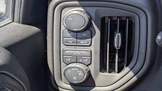 2025 Chevrolet Silverado 1500 4WD Double Cab Standard Bed Custom