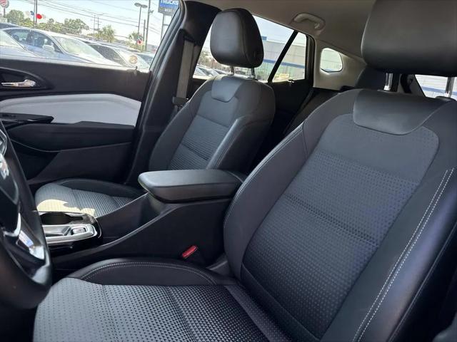 2025 Chevrolet Trax FWD LT