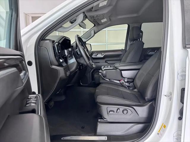 2022 Chevrolet Silverado 1500 4WD Crew Cab Standard Bed LT