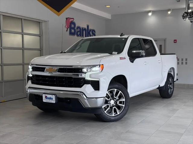 2022 Chevrolet Silverado 1500 4WD Crew Cab Standard Bed LT