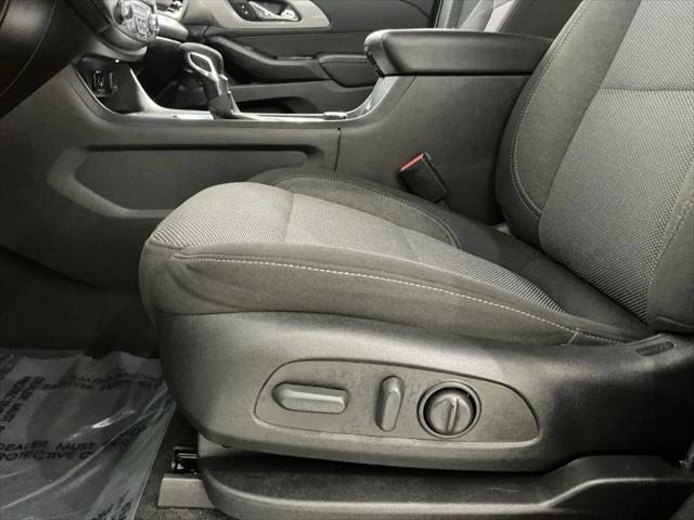 2023 Chevrolet Traverse AWD LT Cloth
