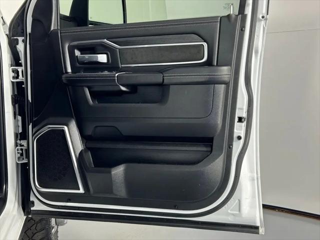 2024 Ram 3500 Laramie Crew Cab 4x4 8' Box