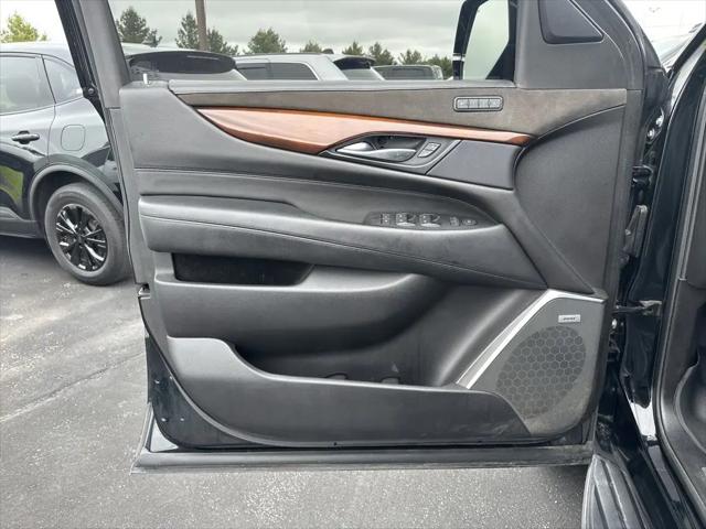 2018 Cadillac Escalade ESV Luxury