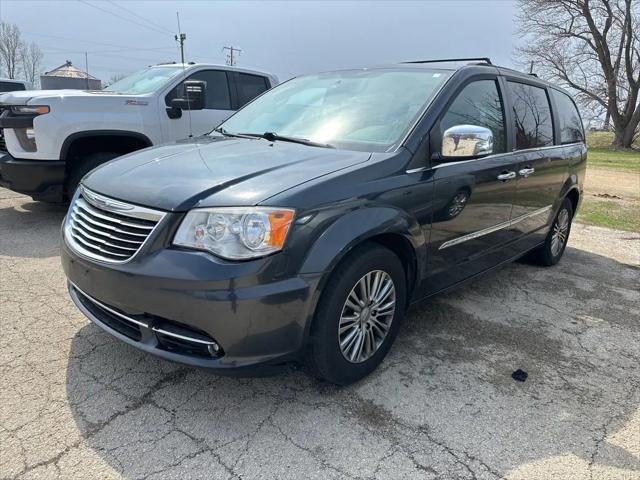 2014 Chrysler Town & Country Touring-L