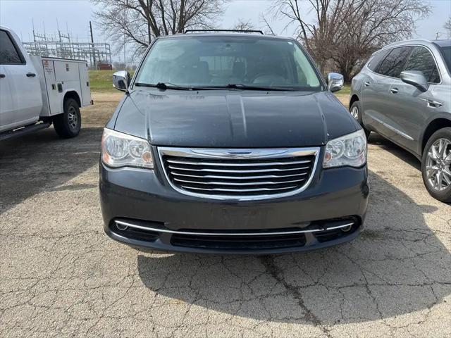 2014 Chrysler Town & Country Touring-L