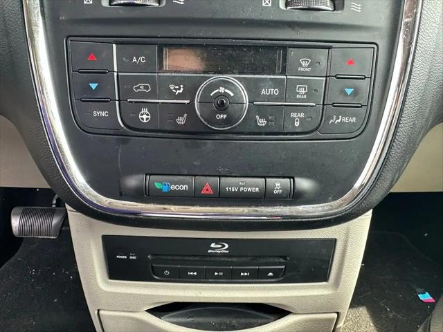 2014 Chrysler Town & Country Touring-L