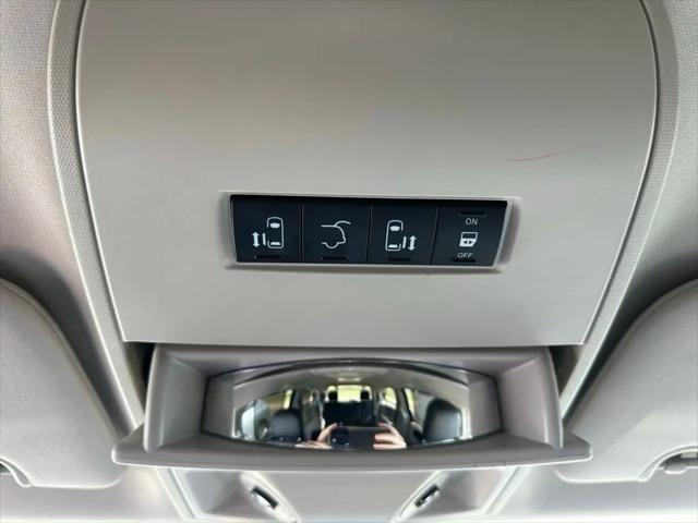 2014 Chrysler Town & Country Touring-L