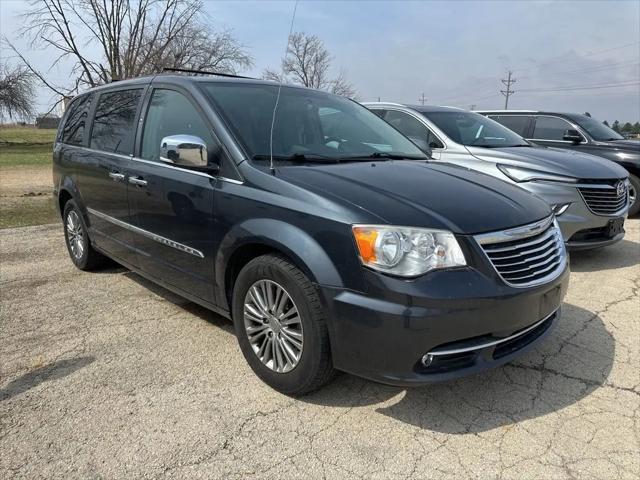 2014 Chrysler Town & Country Touring-L