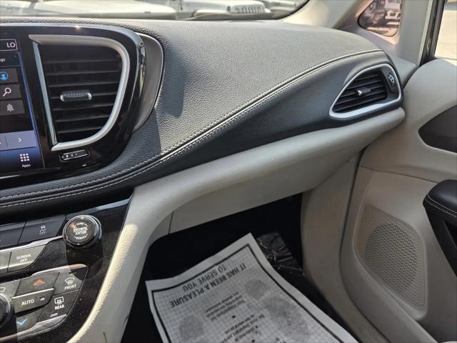 2024 Chrysler Pacifica Hybrid Select