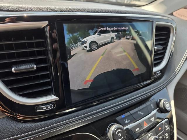 2024 Chrysler Pacifica Hybrid Select