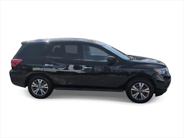 2019 Nissan Pathfinder SV