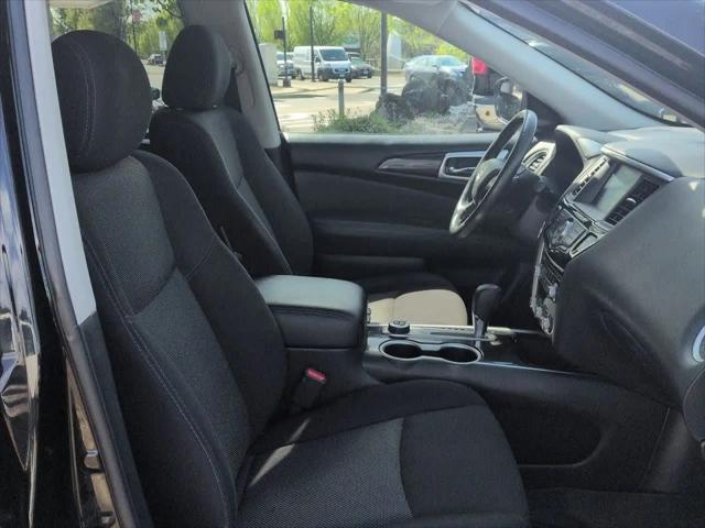 2019 Nissan Pathfinder SV