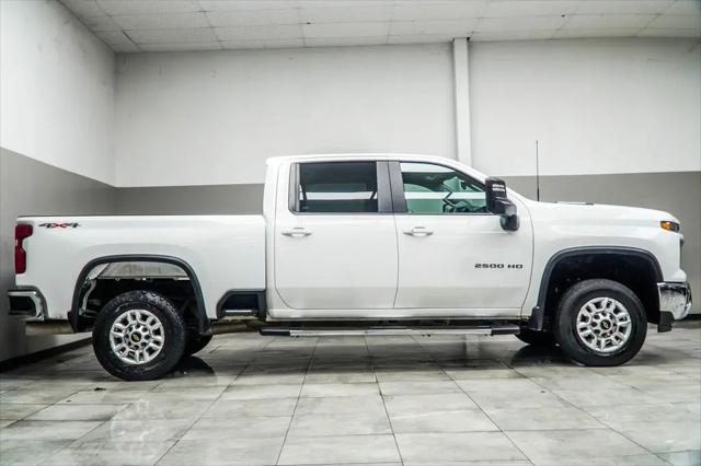2025 Chevrolet Silverado 2500HD 4WD Crew Cab Standard Bed LT