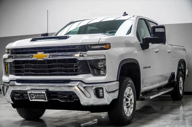 2025 Chevrolet Silverado 2500HD 4WD Crew Cab Standard Bed LT