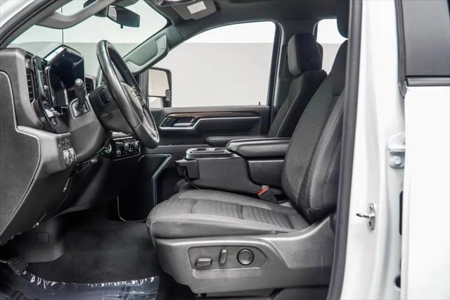 2025 Chevrolet Silverado 2500HD 4WD Crew Cab Standard Bed LT