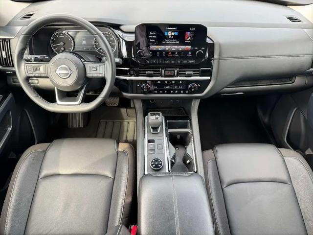 2025 Nissan Pathfinder SL 4WD
