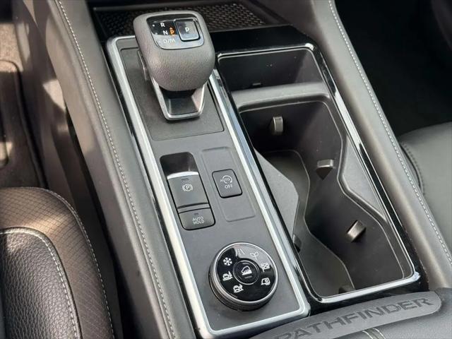 2025 Nissan Pathfinder SL 4WD