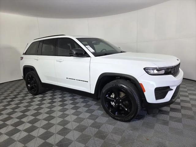 2023 Jeep Grand Cherokee Altitude 4x2