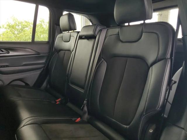 2023 Jeep Grand Cherokee Altitude 4x2