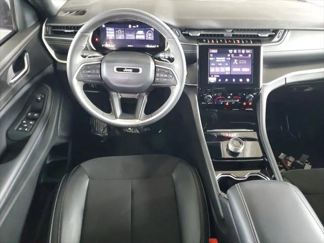 2023 Jeep Grand Cherokee Altitude 4x2