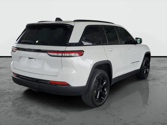 2023 Jeep Grand Cherokee Altitude 4x2