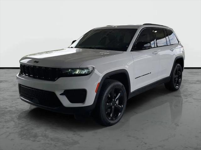 2023 Jeep Grand Cherokee Altitude 4x2