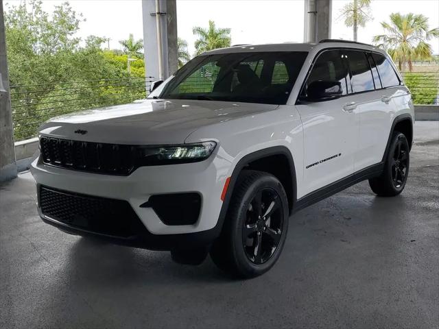 2023 Jeep Grand Cherokee Altitude 4x2