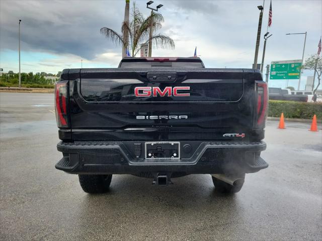 2025 GMC Sierra 2500HD 4WD Crew Cab Standard Bed AT4
