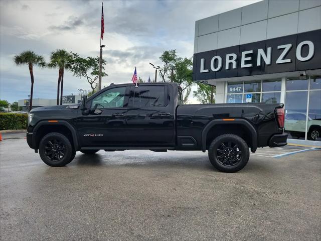 2025 GMC Sierra 2500HD 4WD Crew Cab Standard Bed AT4