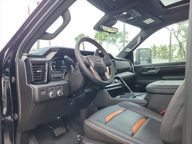 2025 GMC Sierra 2500HD 4WD Crew Cab Standard Bed AT4