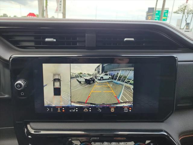 2025 GMC Sierra 2500HD 4WD Crew Cab Standard Bed AT4