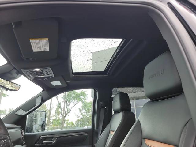 2025 GMC Sierra 2500HD 4WD Crew Cab Standard Bed AT4