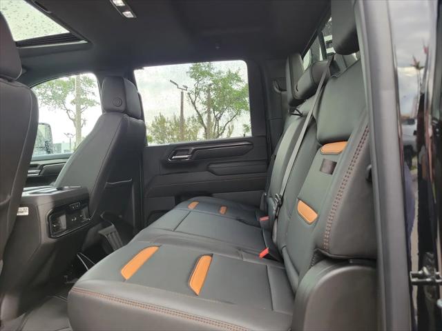2025 GMC Sierra 2500HD 4WD Crew Cab Standard Bed AT4