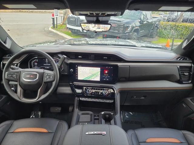 2025 GMC Sierra 2500HD 4WD Crew Cab Standard Bed AT4