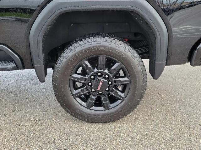 2025 GMC Sierra 2500HD 4WD Crew Cab Standard Bed AT4