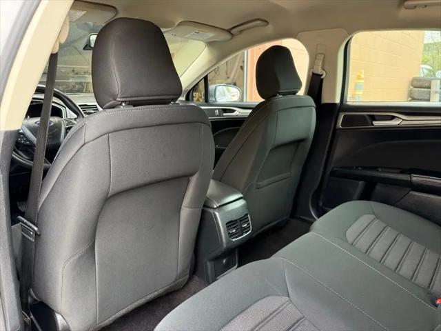 2020 Ford Fusion SE
