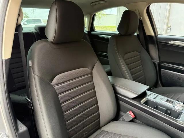 2020 Ford Fusion SE