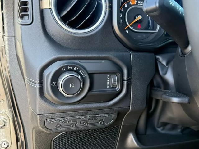 2025 Jeep Wrangler 4-Door Sahara 4x4