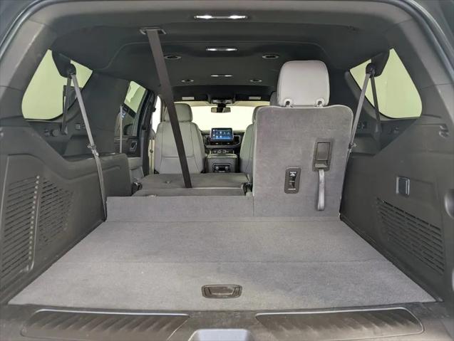 2022 Chevrolet Suburban 4WD LT