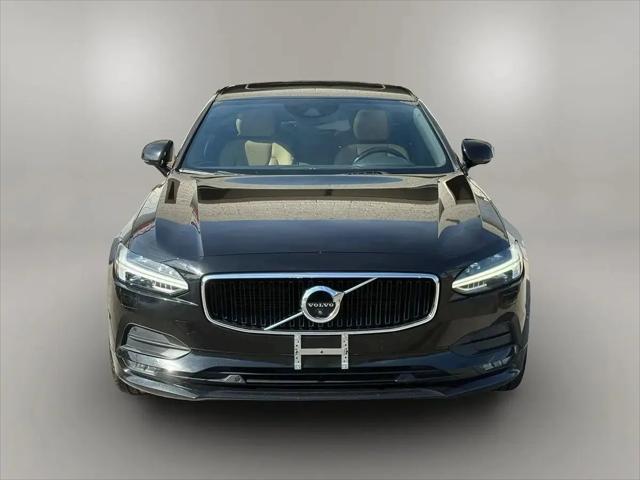 2017 Volvo S90 T6 Momentum