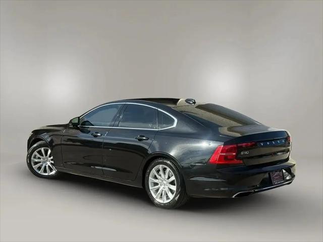 2017 Volvo S90 T6 Momentum