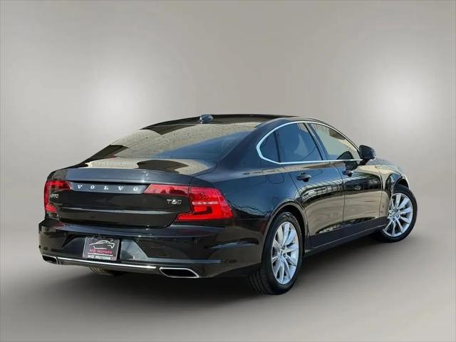 2017 Volvo S90 T6 Momentum